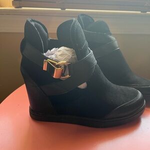 Aldo Black and Gold Wedge Shoes